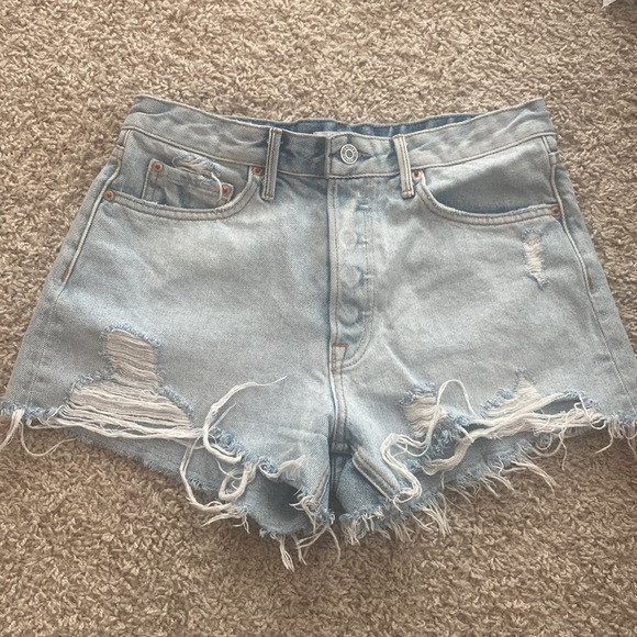 Helena High Rise Cut Off Short in Palm Springs
GRLFRND - Picture 5 of 9